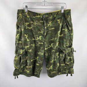 Urban Pipeline Shorts Mens 34x12 Green Yellow Camo Cargo Shorts